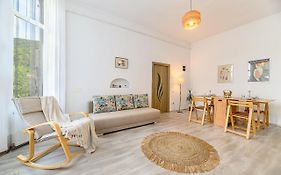Mountain Oasis Apartment